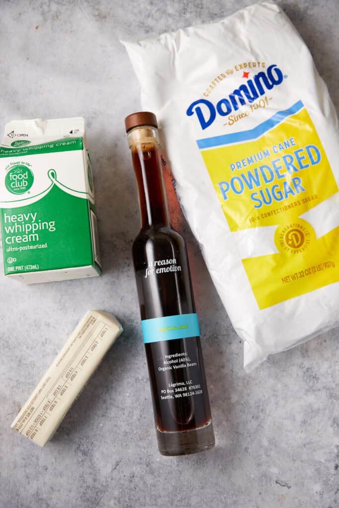 Ingredients for a vanilla sauce.