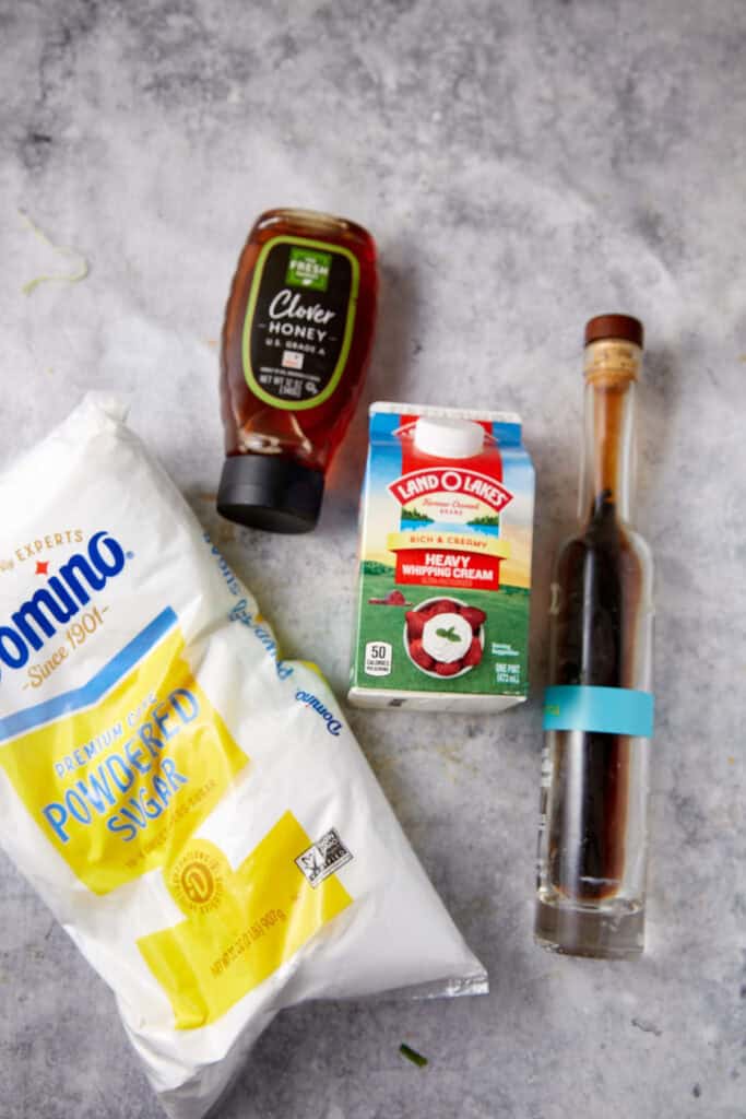Ingredients for whipped cream.