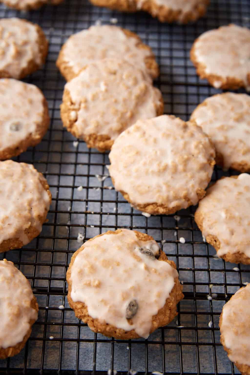 OldFashioned Iced Oatmeal Cookies (Soft And Chewy) Easy Southern