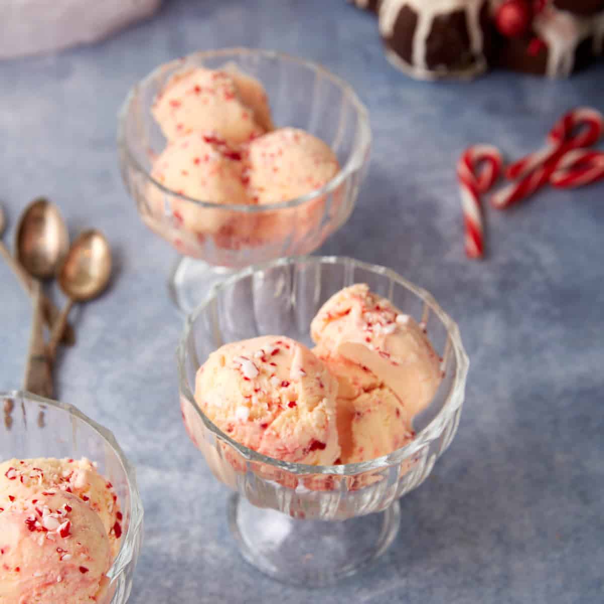 Bowl so scooped peppermint ice cream.