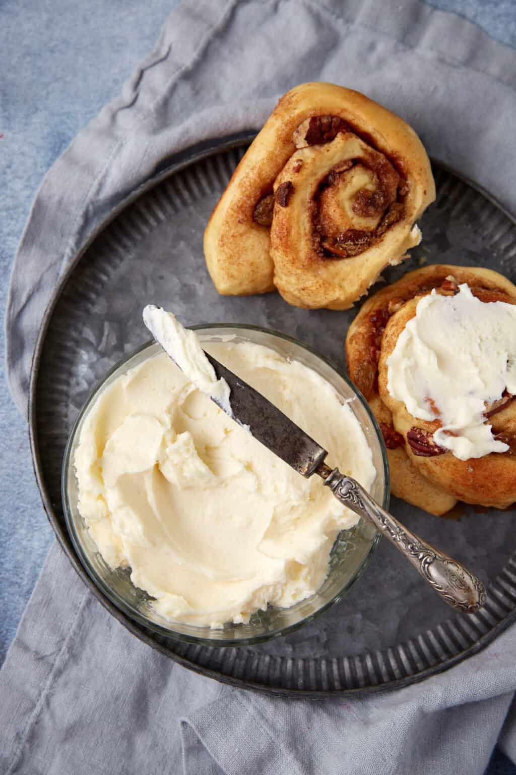Cream Cheese Frosting for Cinnamon Rolls Easy Southern Desserts