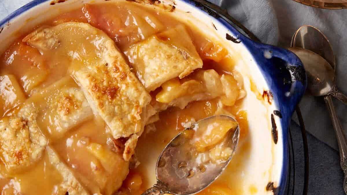 Homemade Peach Cobbler with Pie Crust