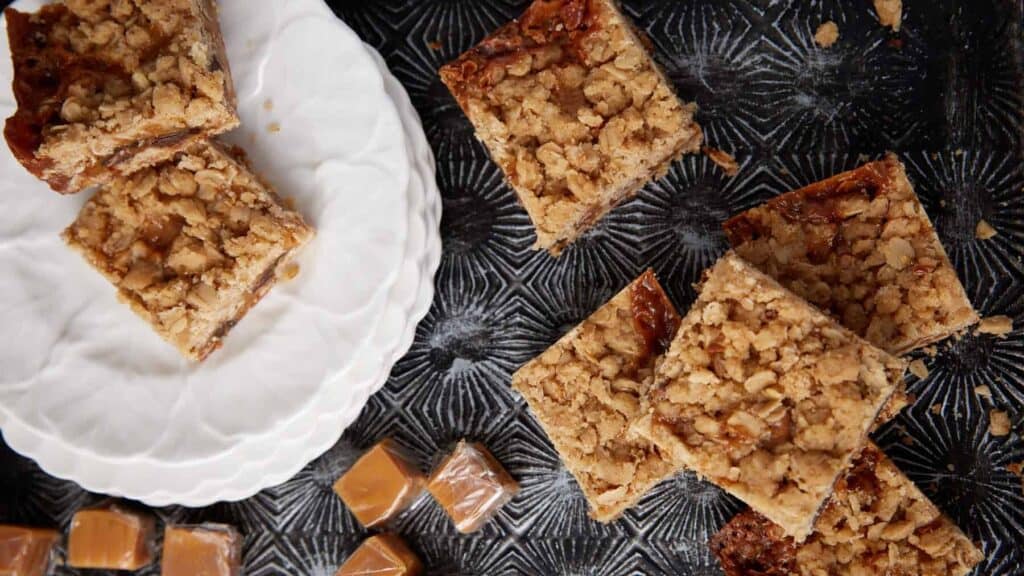 Carmelitas on a white dessert plate.