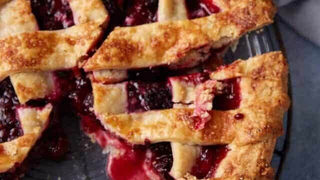 Homemade Blackberry Pie with Double Crust
