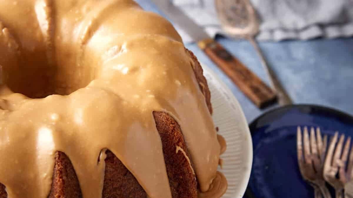 applesauce cake on a cake stand.