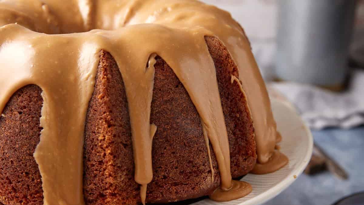 applesauce cake on a cake stand.