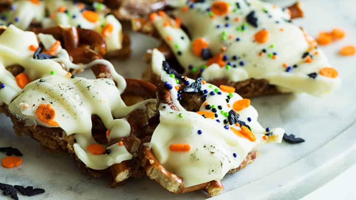 14 Halloween Treats To Make Long After October Ends