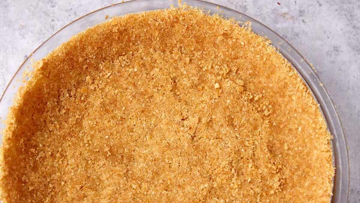 vanilla wafer crust in a pie dish.